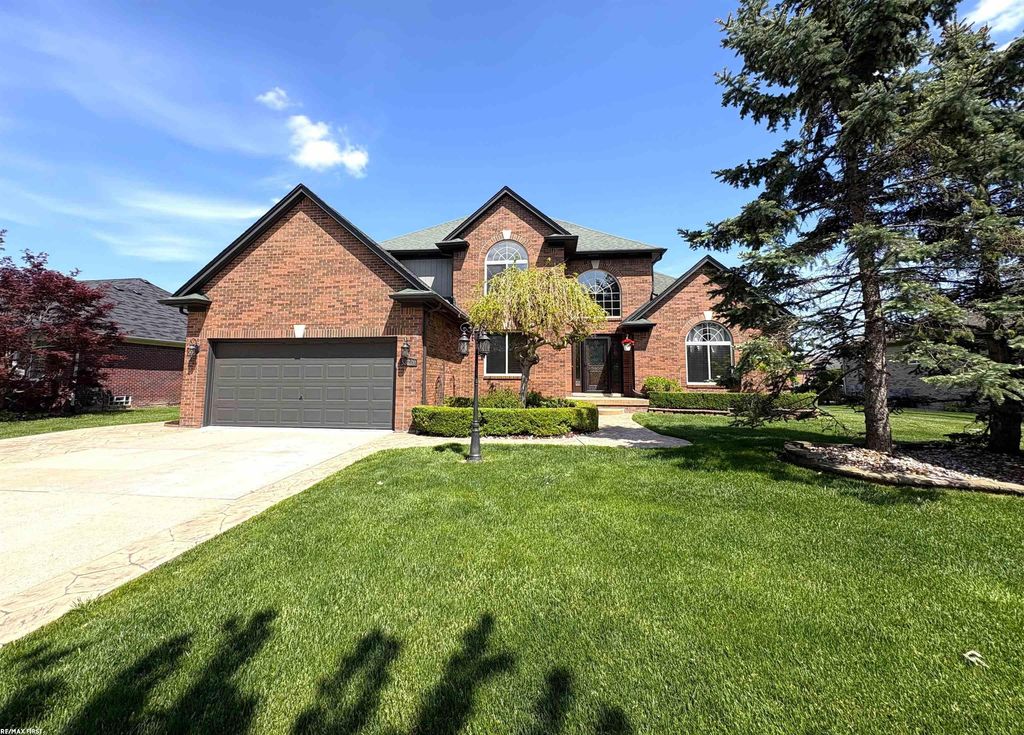 53220 Joann Marie Dr, Chesterfield township