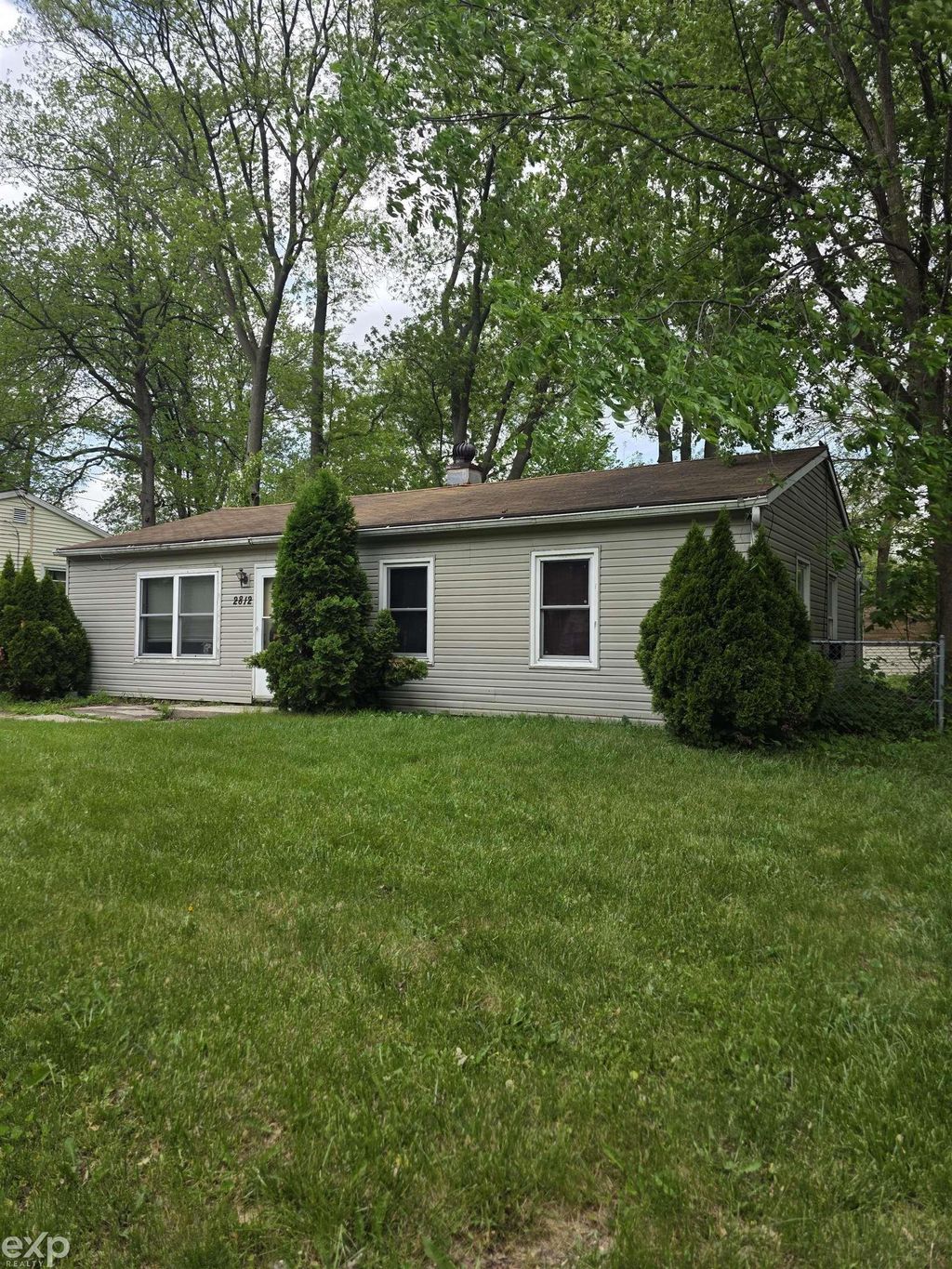 2812 Cabot Dr, Lansing city