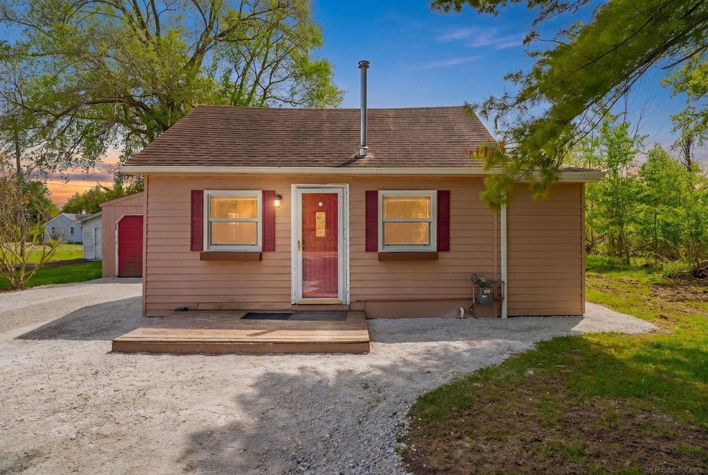 7224 Park St, Lexington township