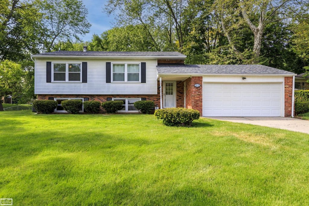 6015 Brynthrop Dr, Shelby charter township