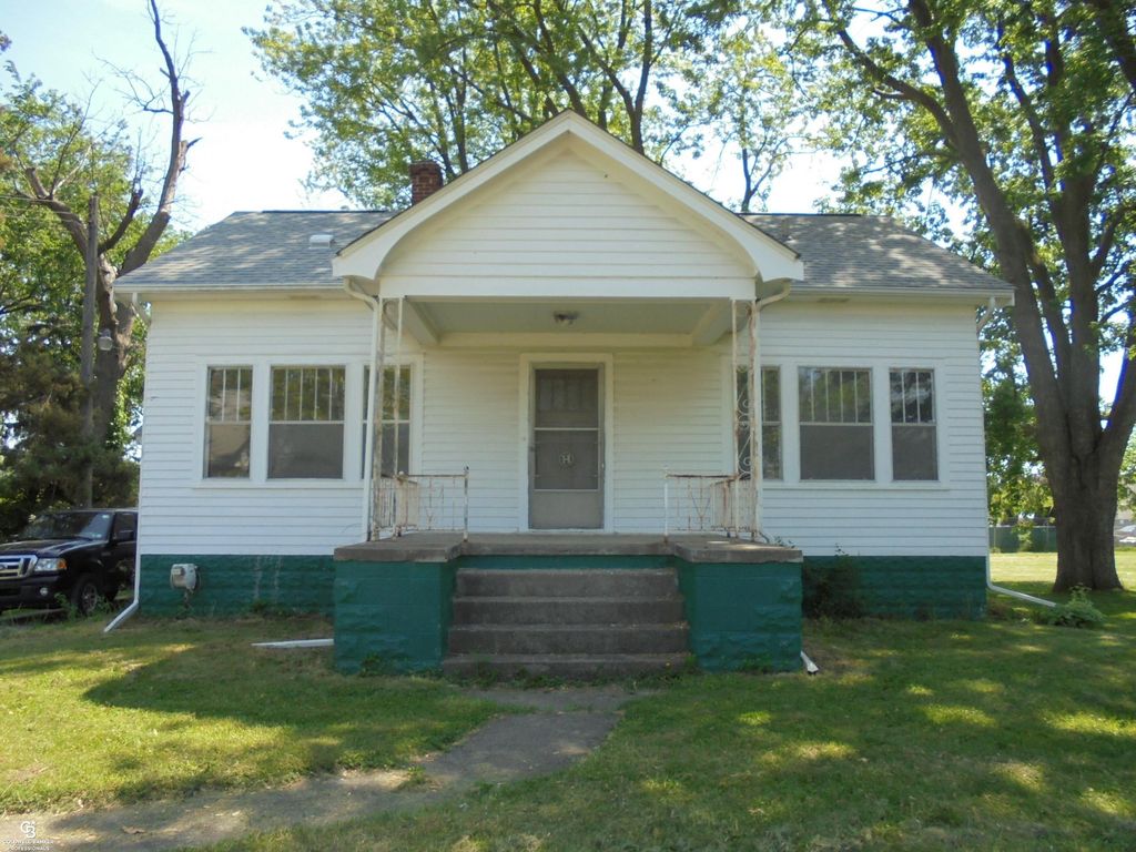 35080 Hengesbach Dr, Clinton charter township