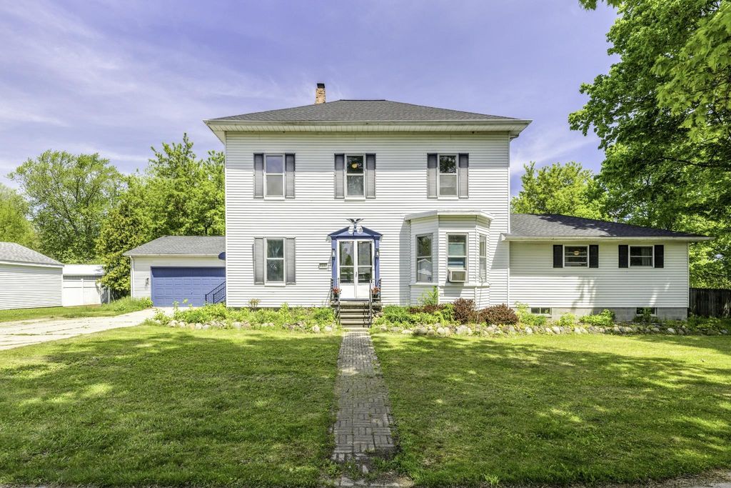 7197 Hubbard St, Lexington village