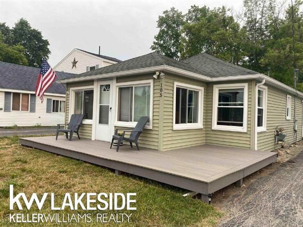 105 Wells St, Roscommon township