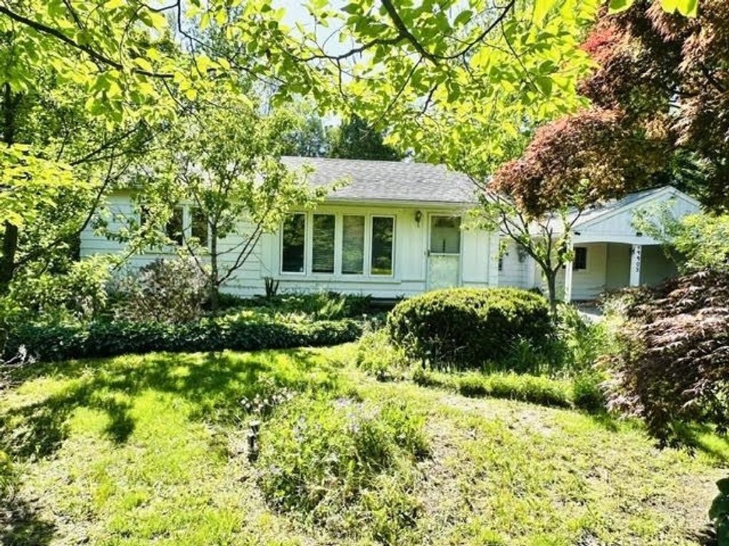 49905 North Ave, Macomb township
