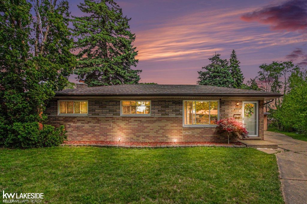 32654 Wareham Ct, Warren city
