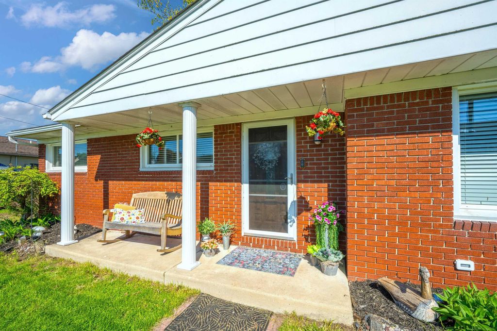 46891 Roselane Dr, Chesterfield township