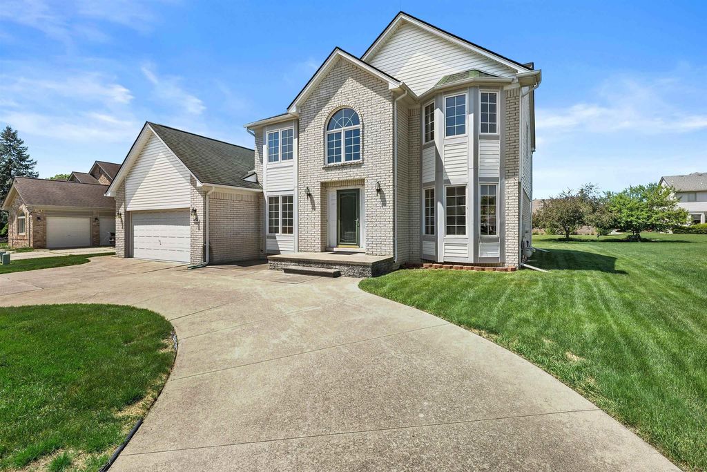 46325 Glen Eagle Dr, Shelby charter township