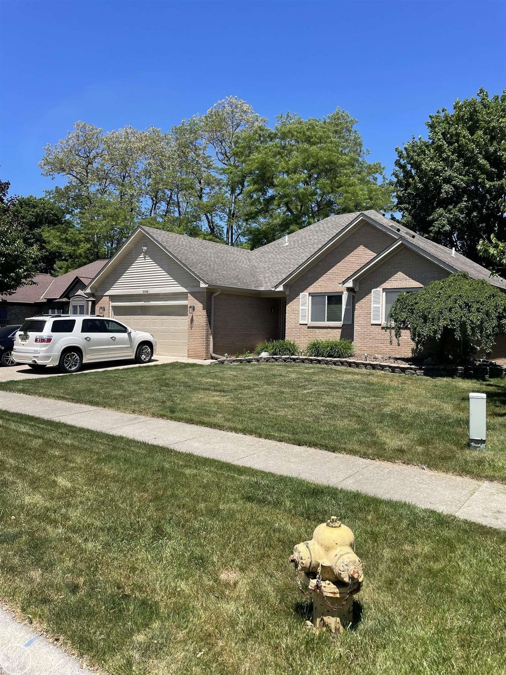 23945 Settlers Dr, Macomb township
