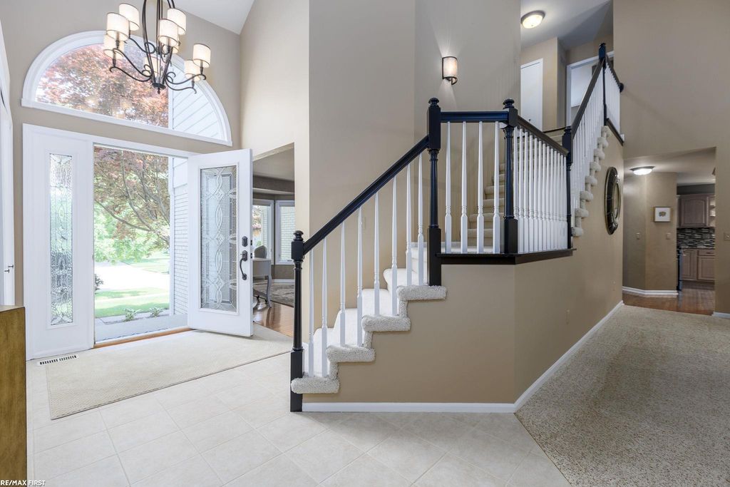 51205 Christine Ct, Shelby charter township