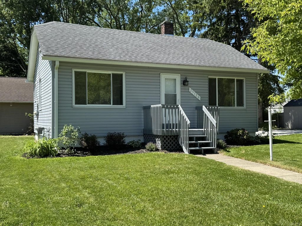 23726 Carlington Dr, Mt. Clemens city