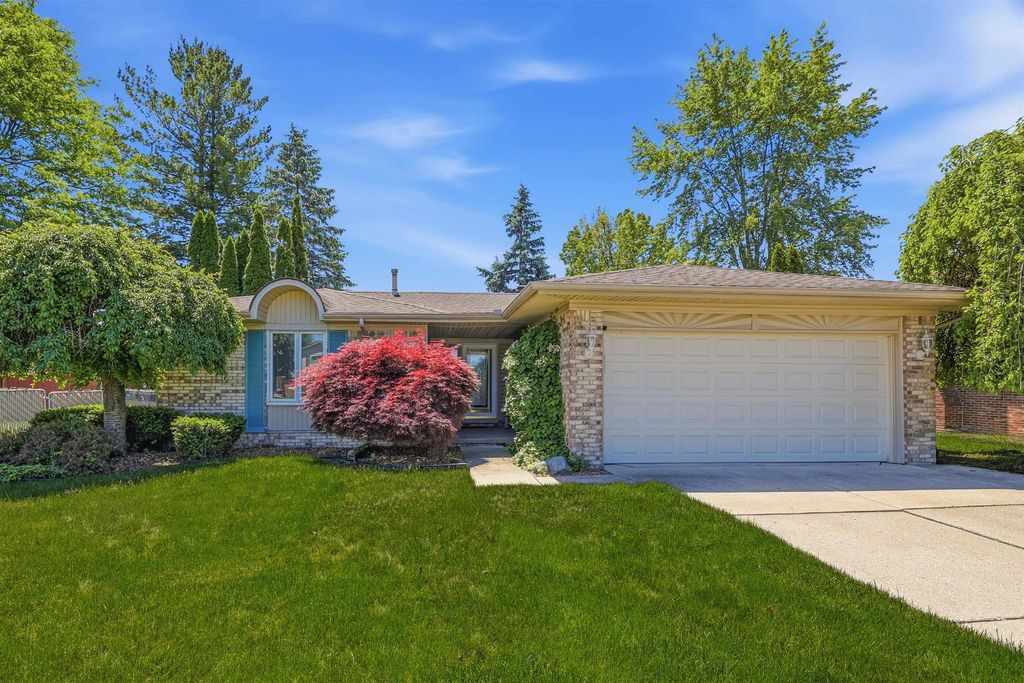 19688 Rich None, Clinton charter township