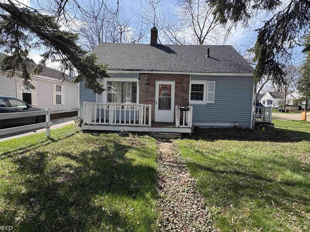 2521 Bay St, Saginaw city