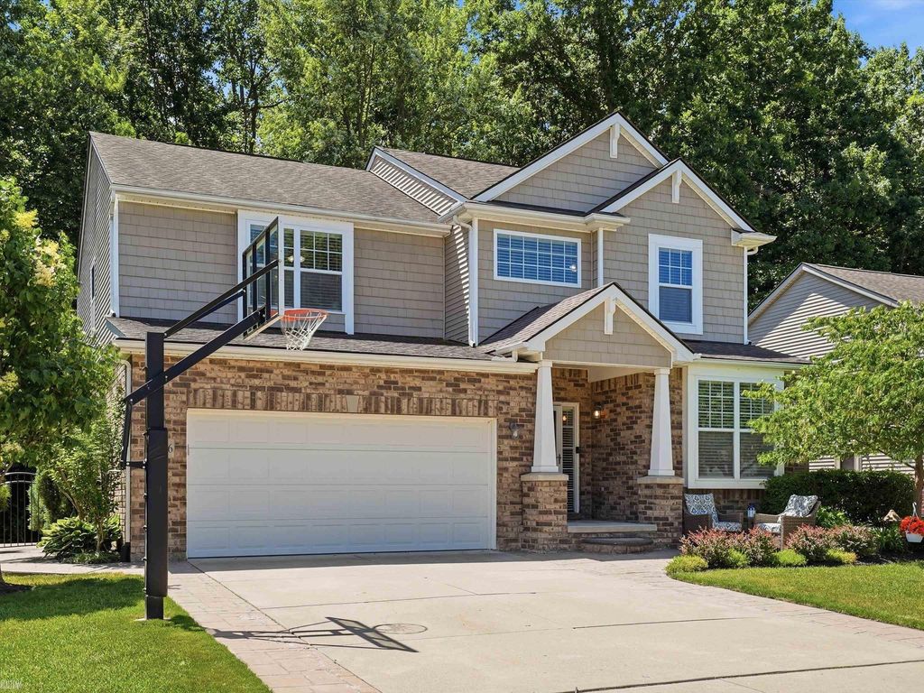 22326 Homestead Dr, Macomb township