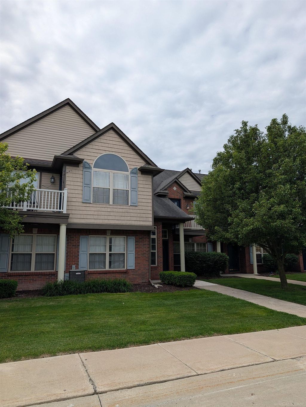 32990 Redstone Dr, Chesterfield Twp