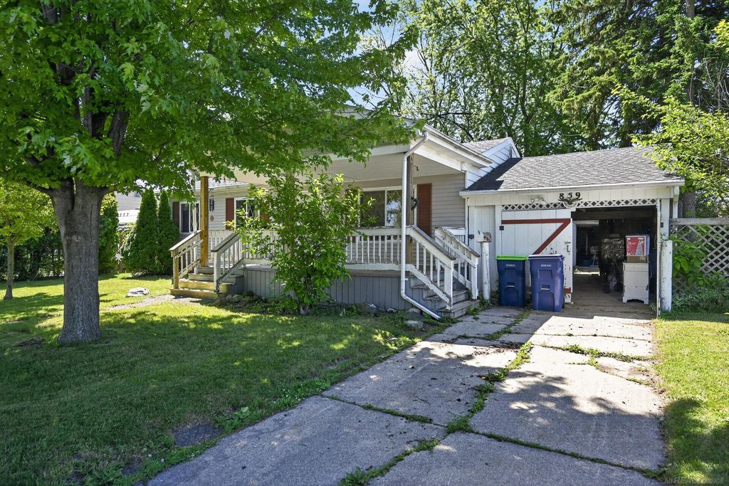 859 Edison Rd, Zilwaukee city