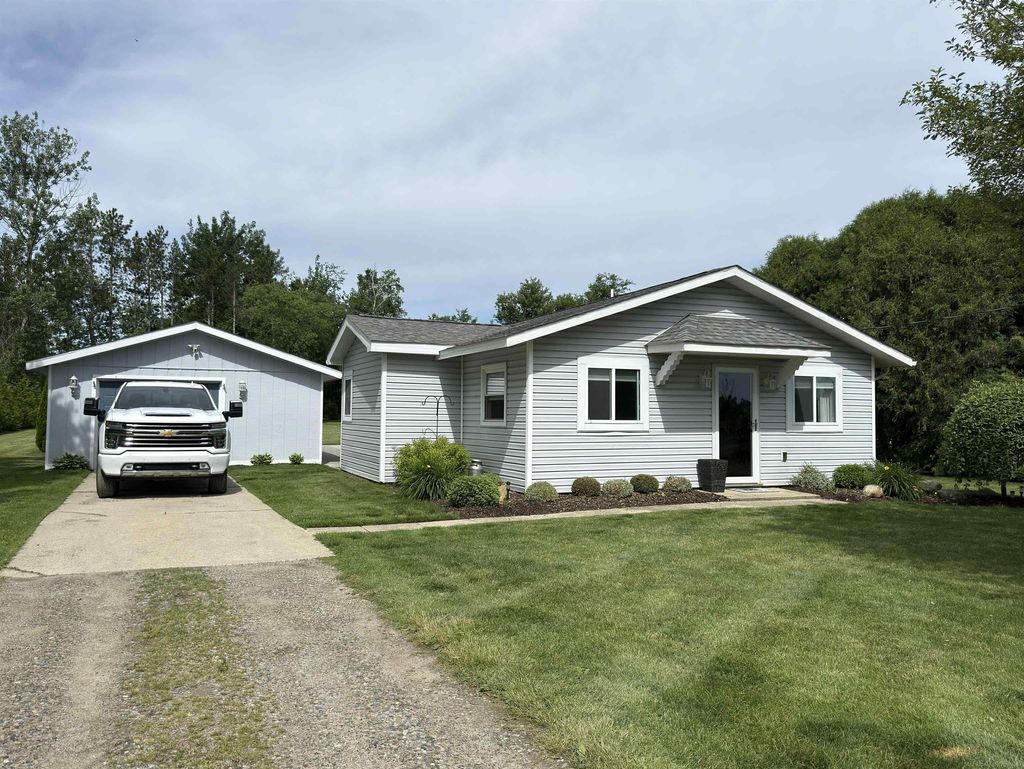 230 S Greening Rd, Sanilac township