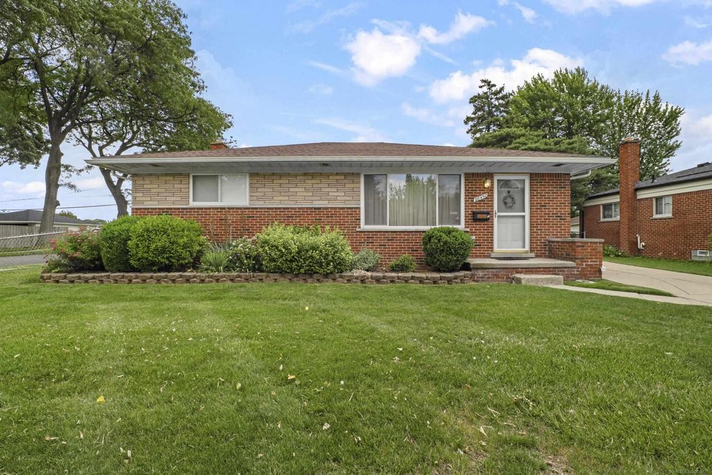 28450 Suburban Dr, Warren city