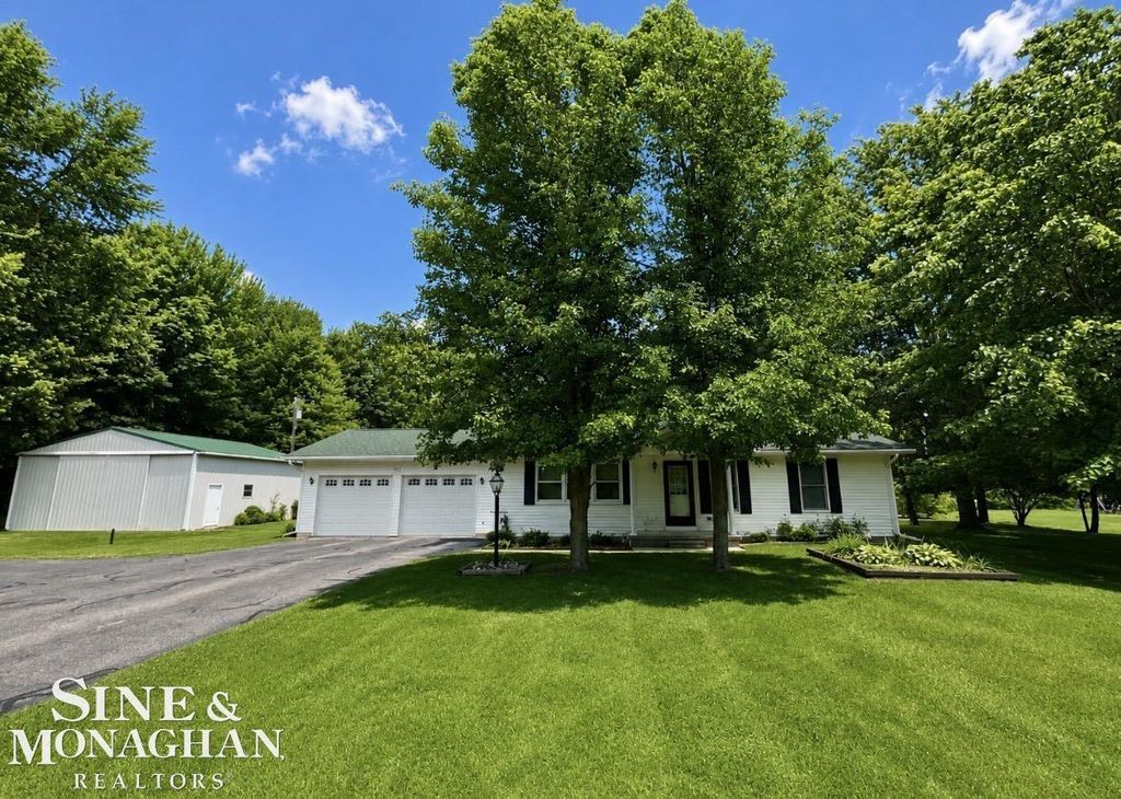 9211 Folkert Rd, Clay township
