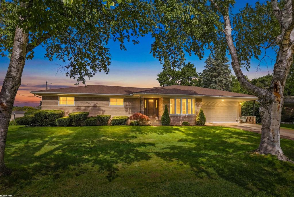 53375 Mark Dr, Shelby charter township