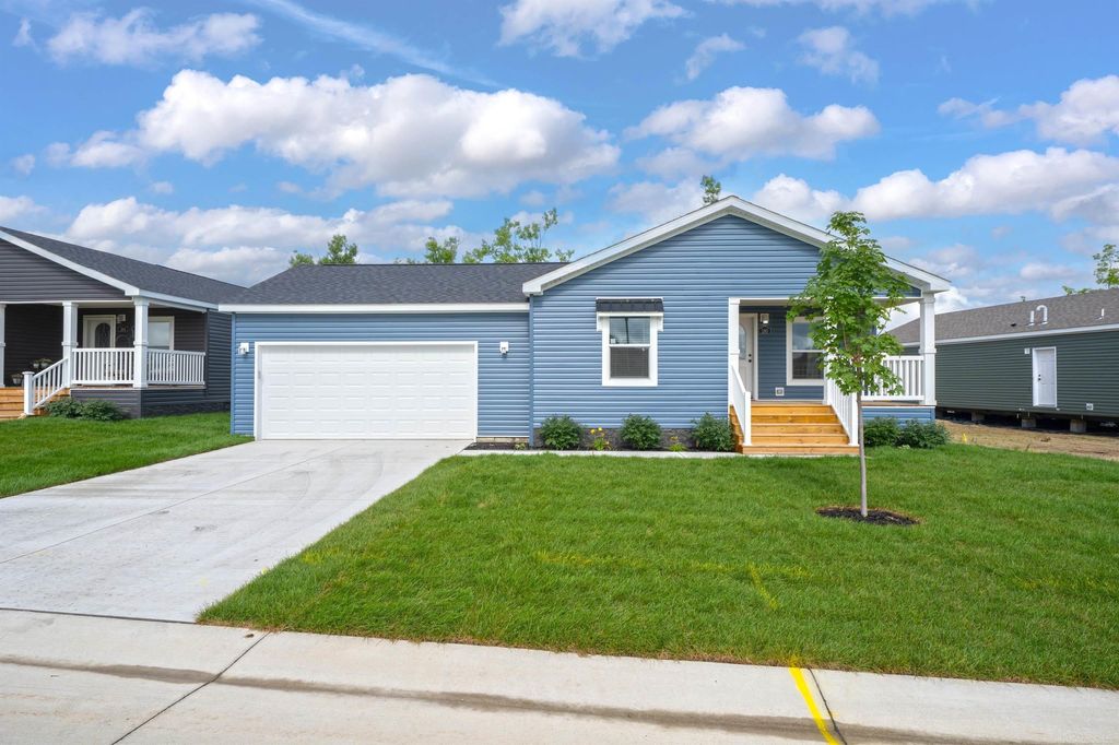180 Riviera Dr, Lapeer township