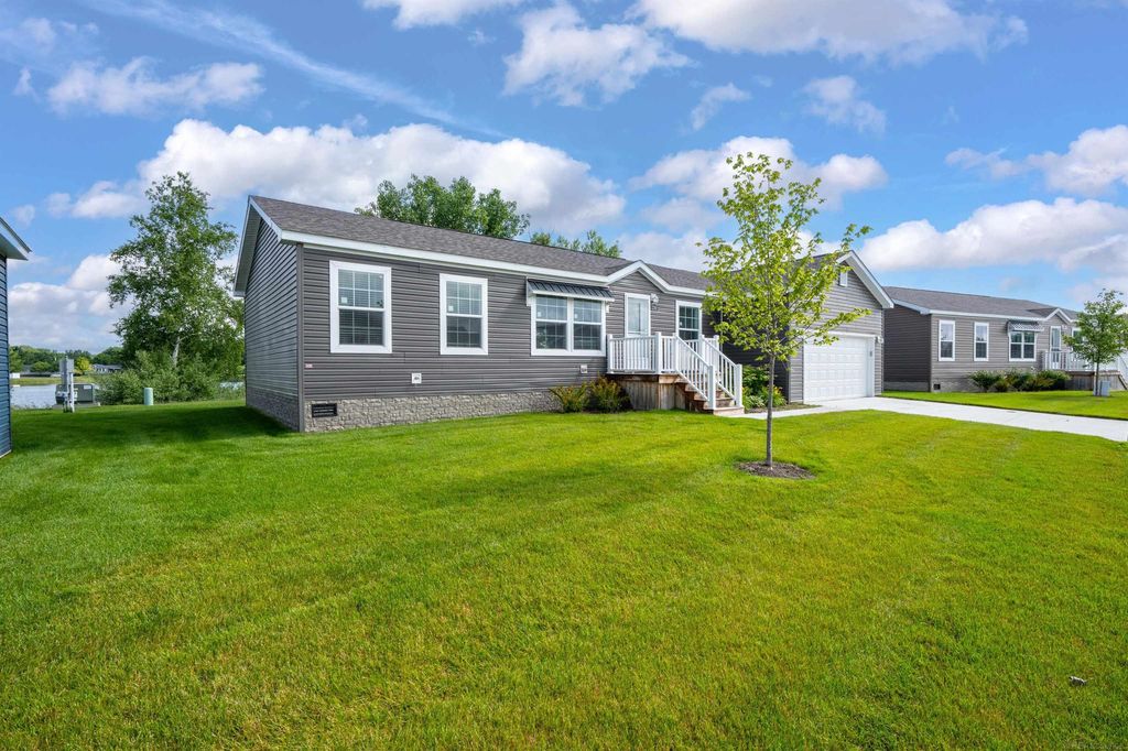 2769 Naples Ct, Lapeer township