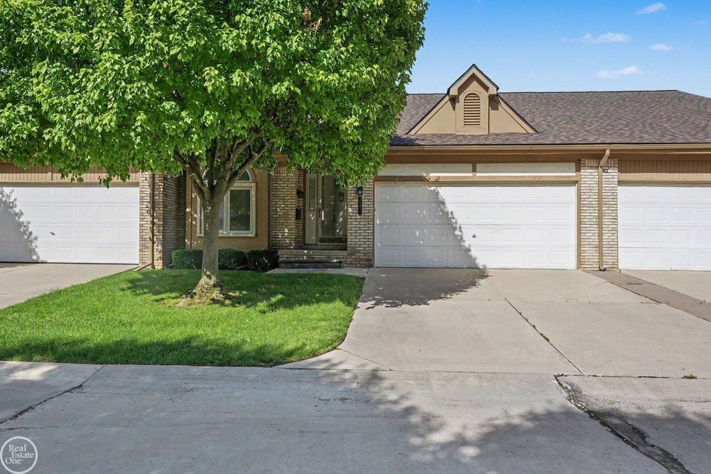 35914 Fierimonte Dr, Clinton Township