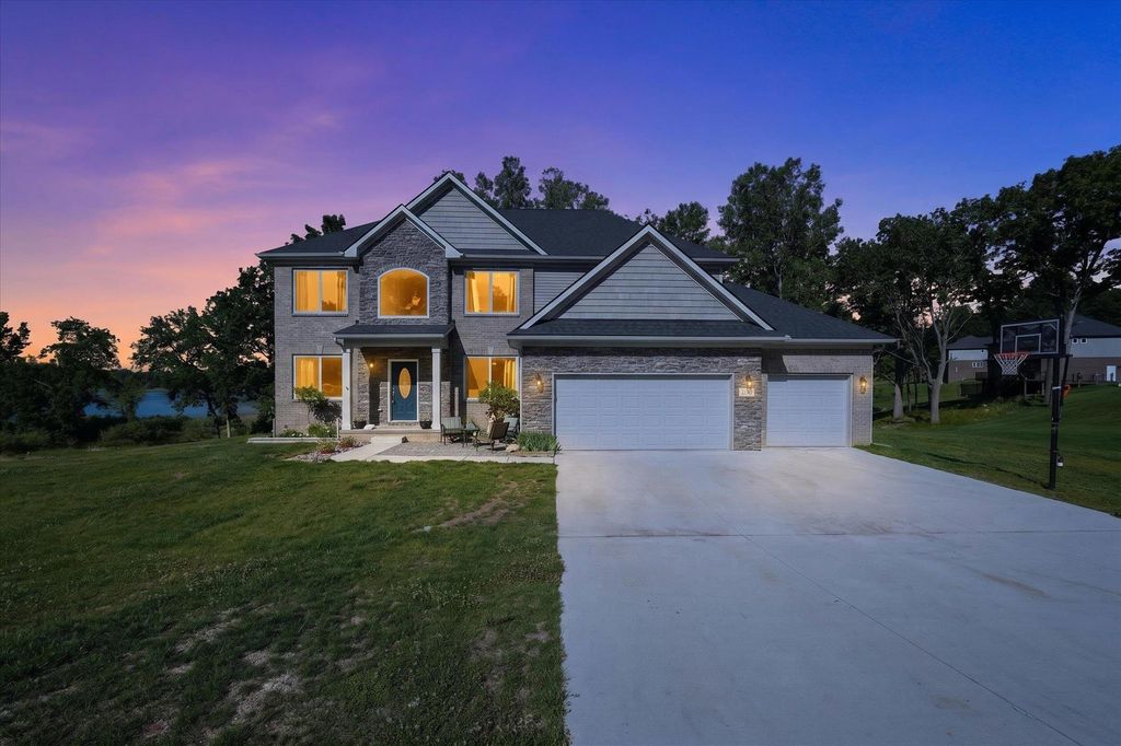 126 Parker Ln, Brandon charter township