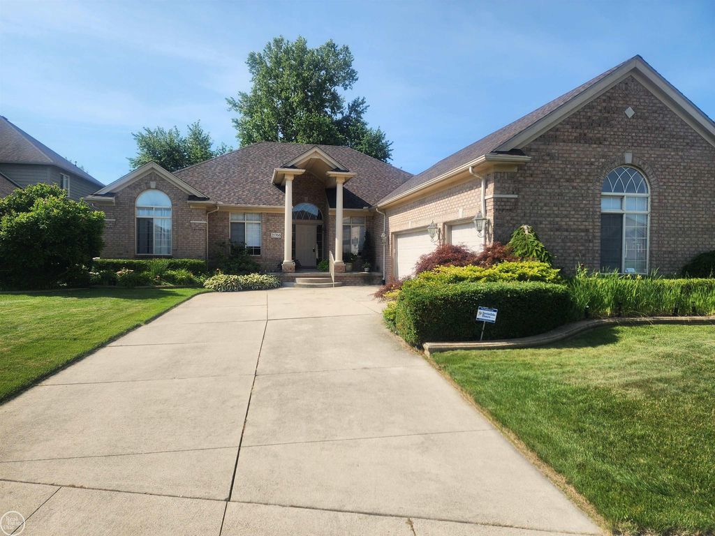 21766 Ambassador Dr, Macomb township