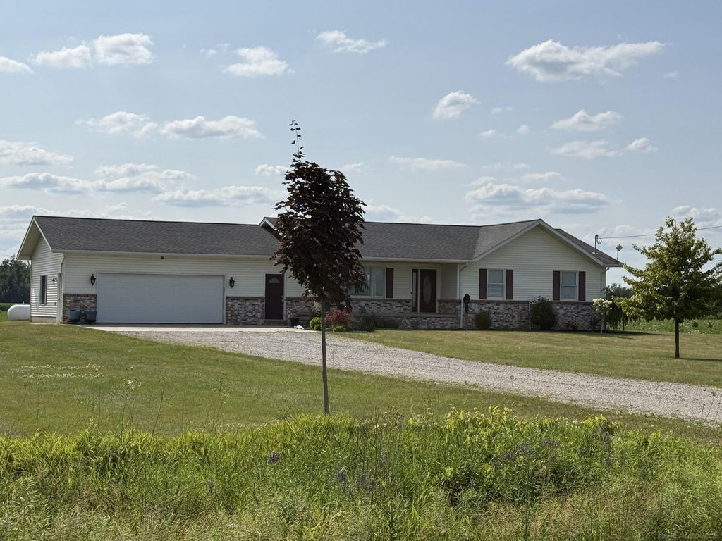 659 N Gates Rd, Custer township