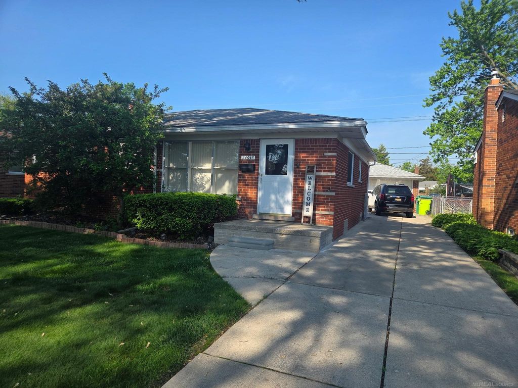 24645 Raven Avenue, Eastpointe city