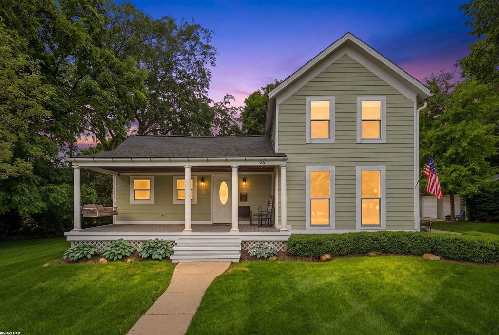 125 W Gates St, Romeo village