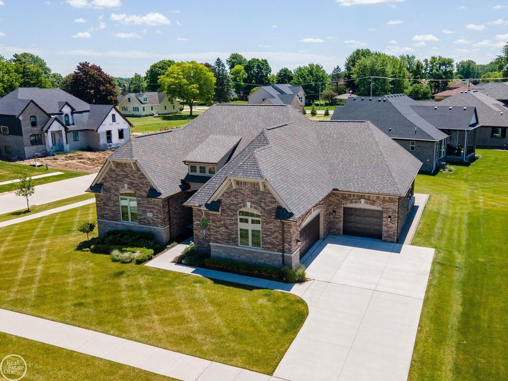 16818 Glenhurst Dr, Macomb township