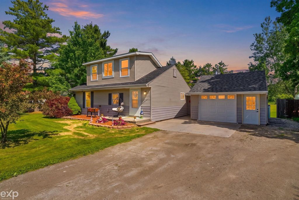 1533 Galbraith Line Rd, Fremont township