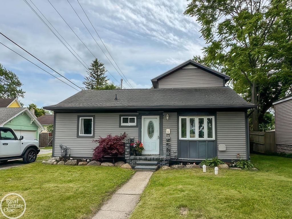 1116 Garfield St, Port Huron city