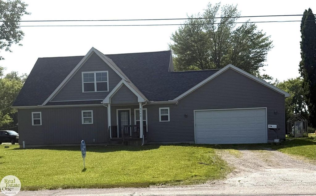 8164 River Rd, Cottrellville township