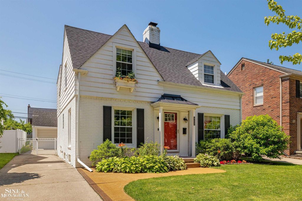 407 Lothrop Rd, Grosse Pointe Farms city