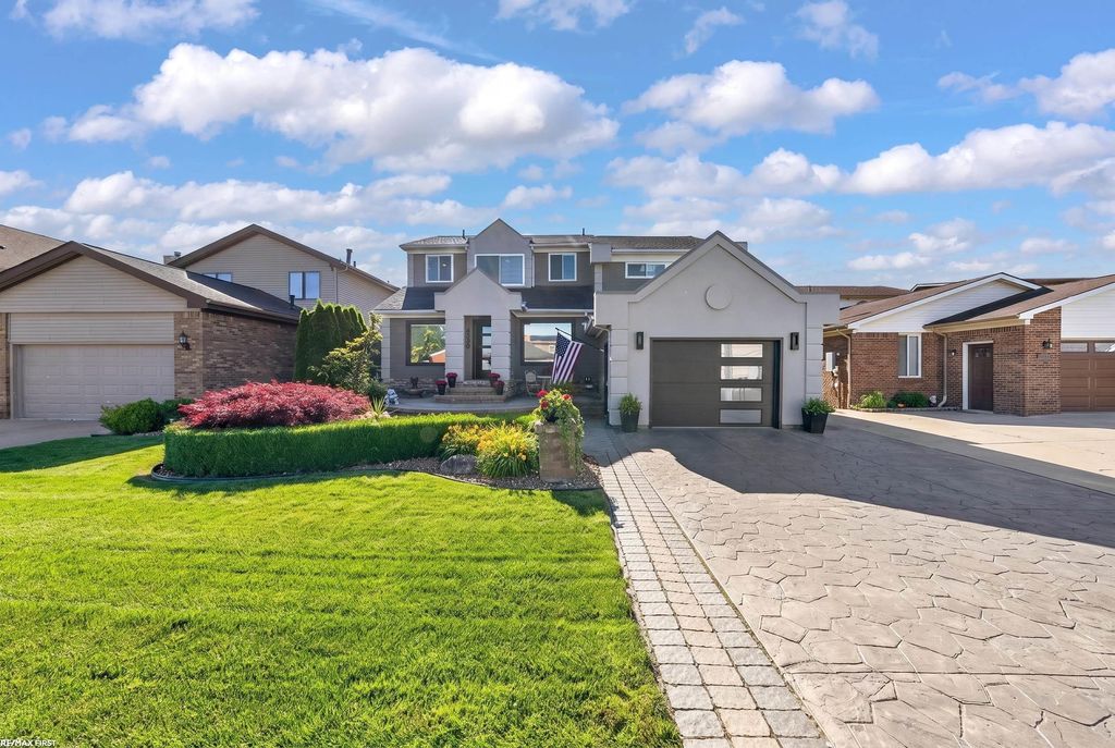 45850 Private Shore Dr, Chesterfield township