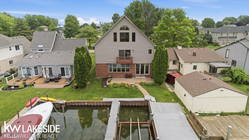 38823 E Archer Dr, Harrison charter township