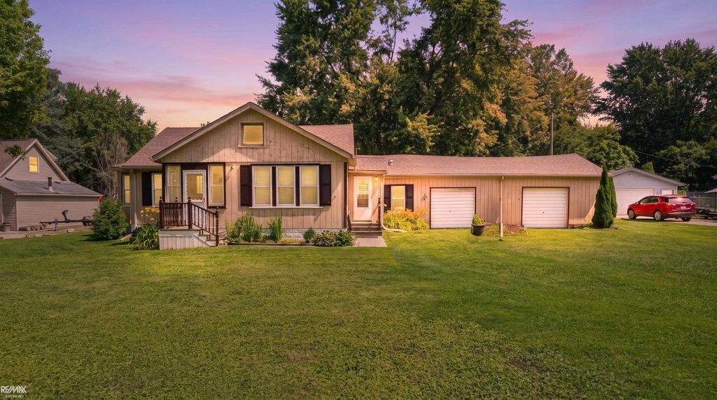 4460 Taft Rd, Clay township