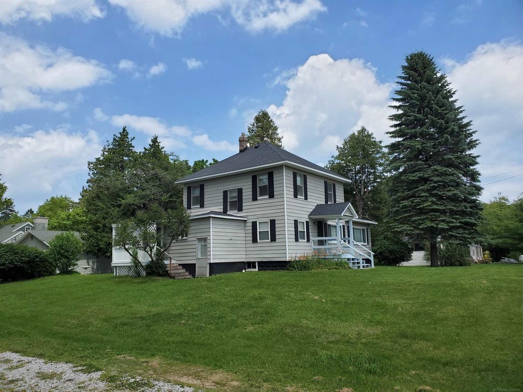 7643 Freidt Ave, Worth township