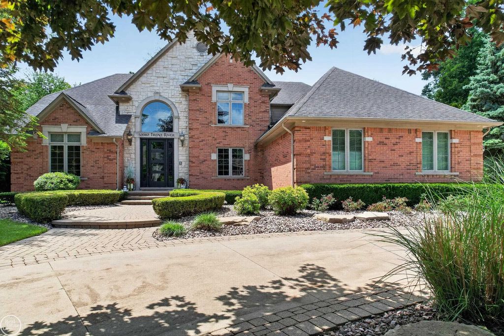 53987 Trent River Dr, Shelby charter township