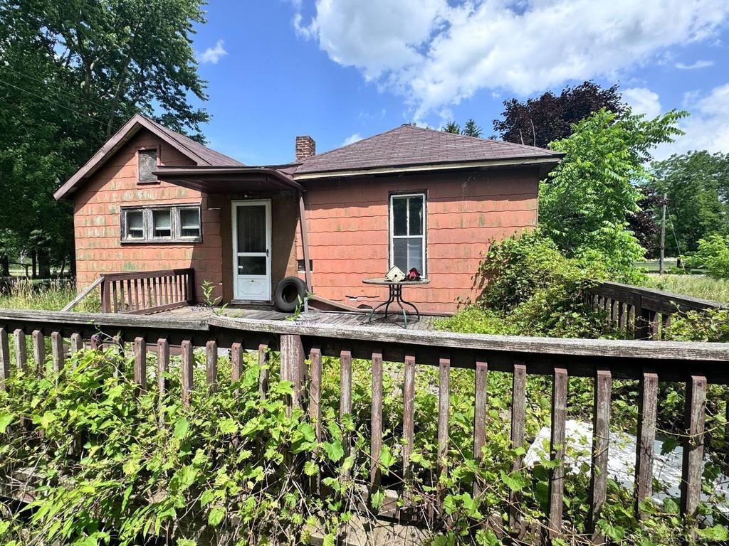 1416 Chesaning St, St. Charles township