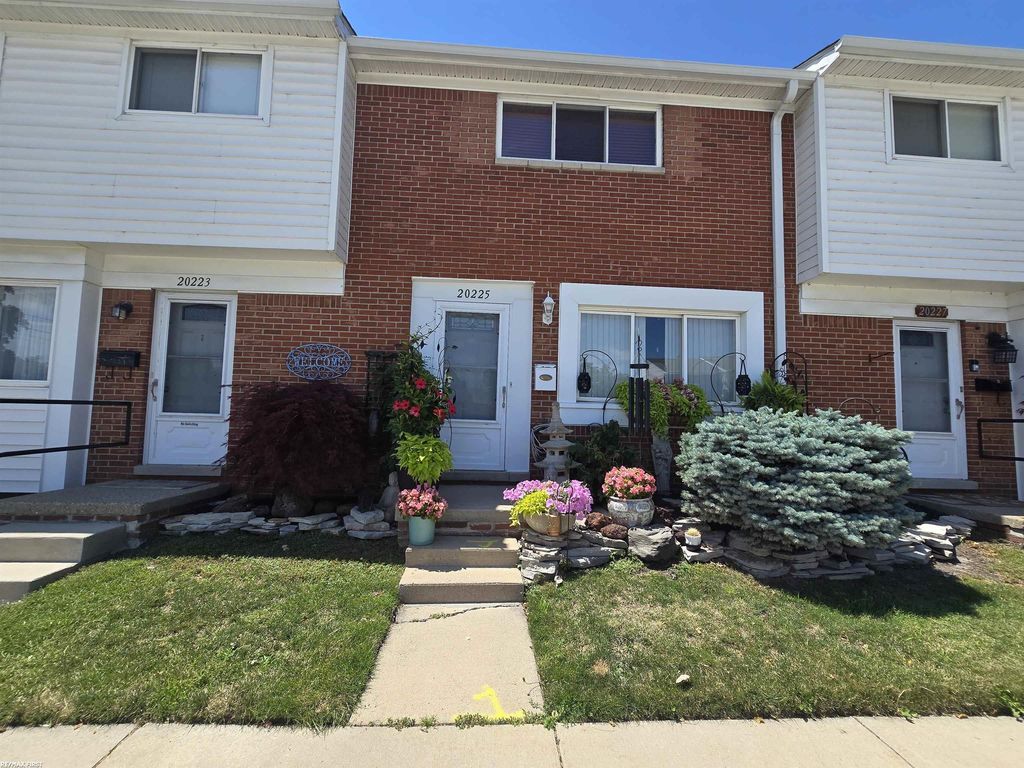 20225 15 Mile Rd, Clinton charter township