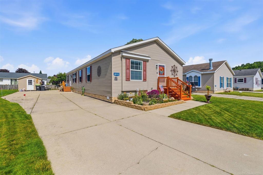 46112 Dunkirk Ct, Macomb township