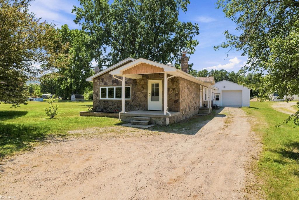 5469 Parker Rd, Fort Gratiot charter township