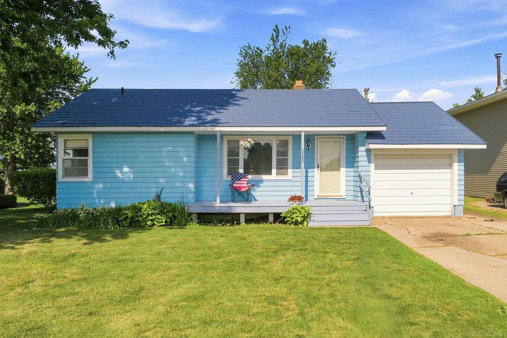 5582 Peck St, Elk township