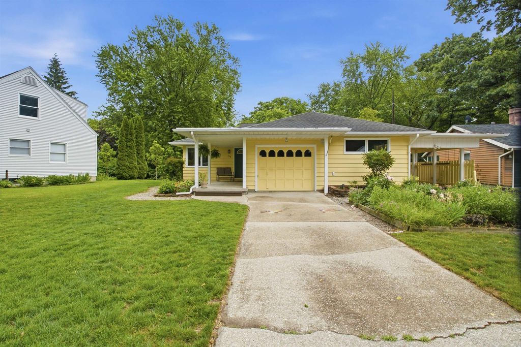 728 Lakeview Dr, Port Huron city
