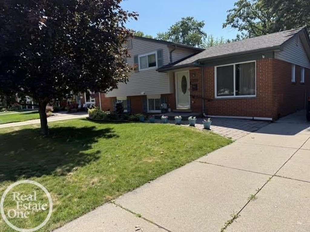 31705 Saint Margaret St, St. Clair Shores city