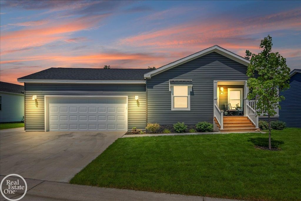 184 Riviera Dr, Lapeer township