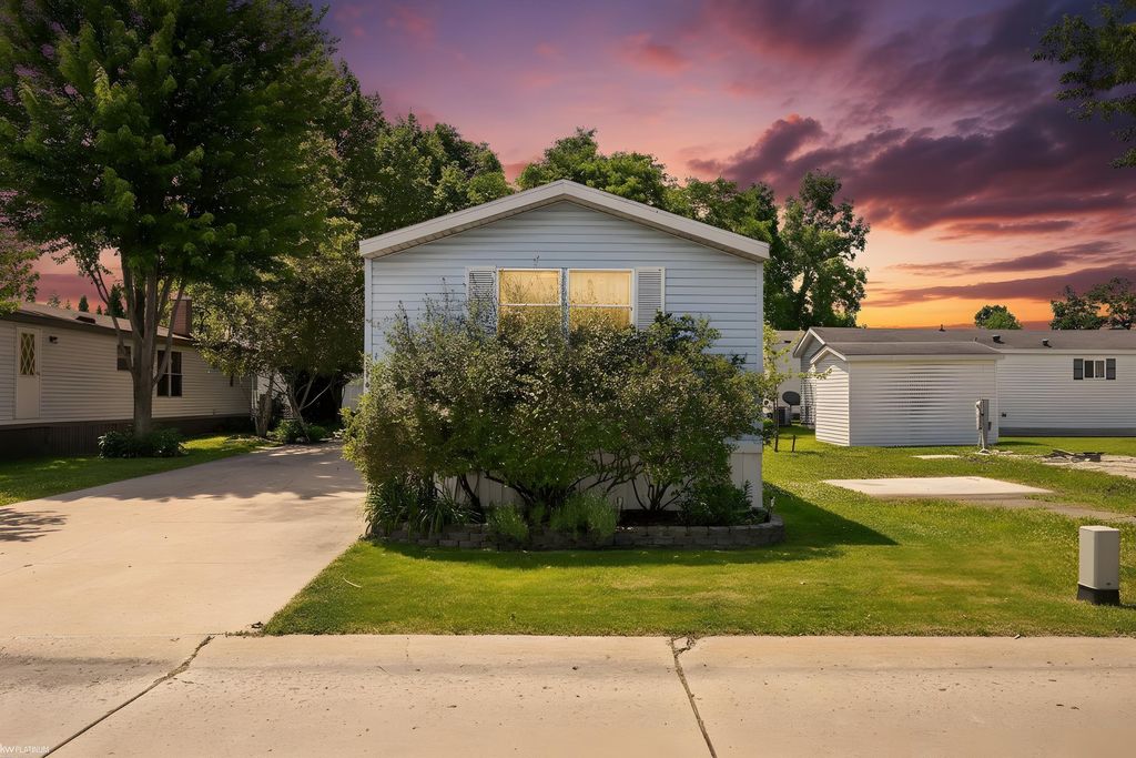 14278 Bronte Dr, Shelby charter township